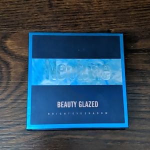 Beauty glazed Neptune palette